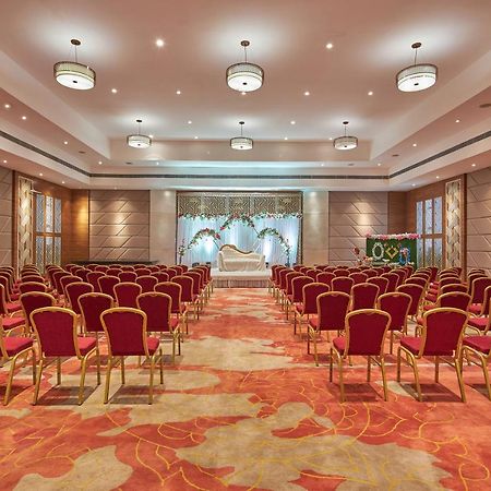 Royal Orchid Central Grazia, Нави Мумбай Екстериор снимка