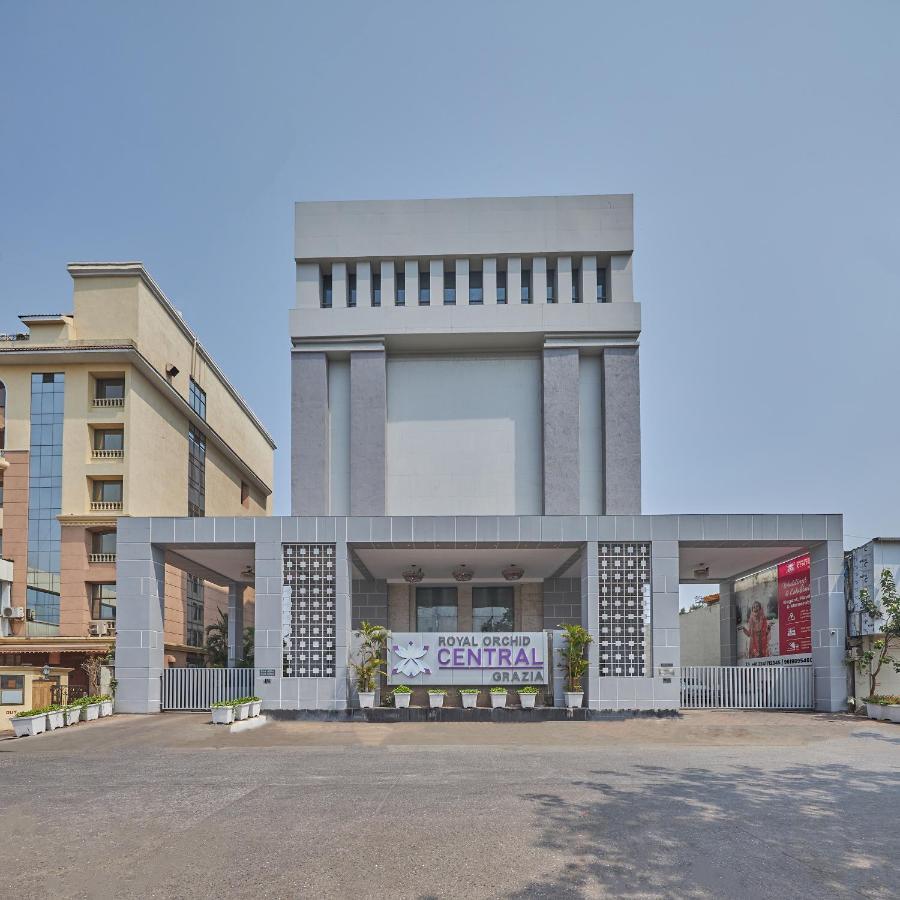 Royal Orchid Central Grazia, Нави Мумбай Екстериор снимка