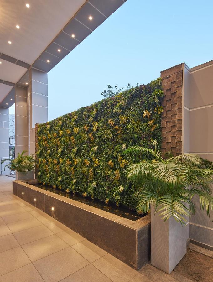 Royal Orchid Central Grazia, Нави Мумбай Екстериор снимка