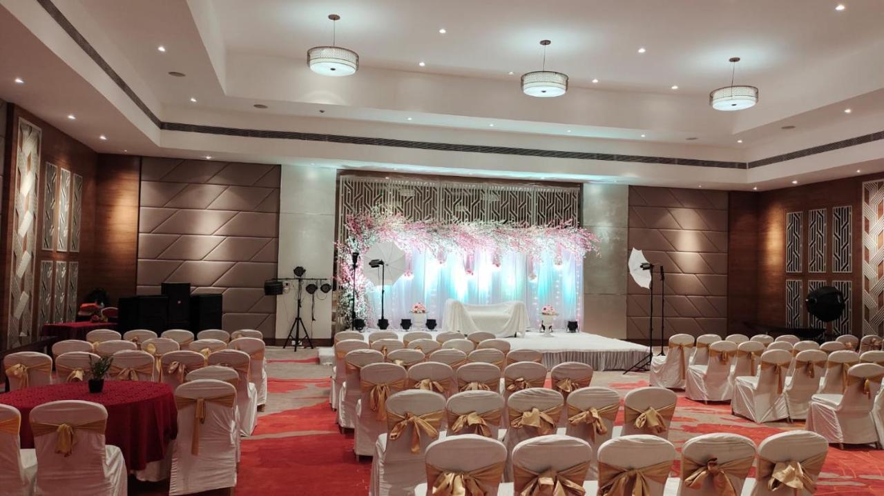 Royal Orchid Central Grazia, Нави Мумбай Екстериор снимка