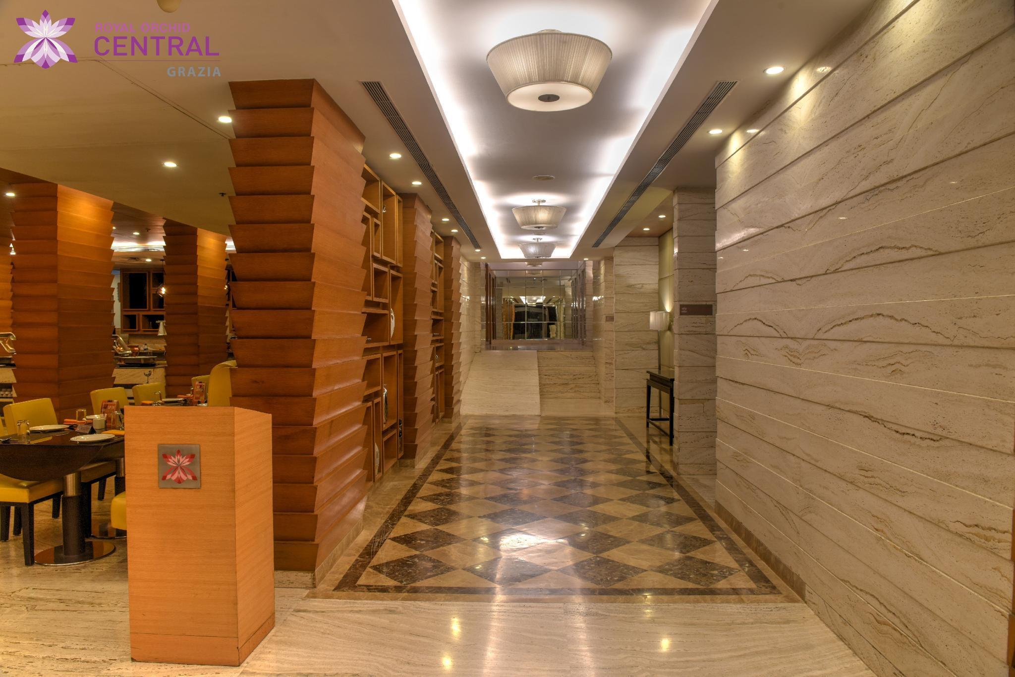 Royal Orchid Central Grazia, Нави Мумбай Екстериор снимка