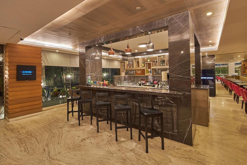 Royal Orchid Central Grazia, Нави Мумбай Екстериор снимка